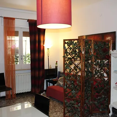 Flower Gæstehus Trani