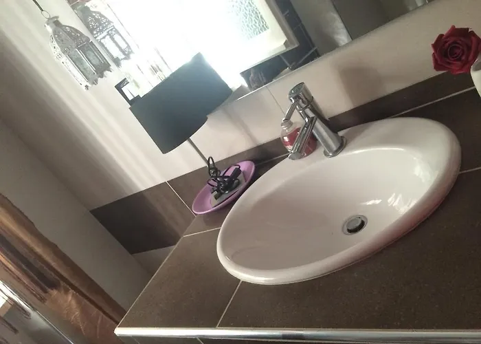 בית הארחה Flower